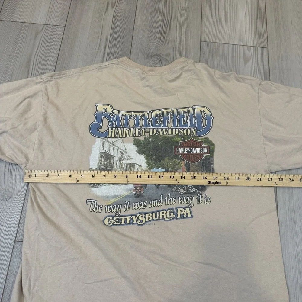 Harley Davidson T Shirt Men's XL Chasing Tail Beige Tan New Castle Delaware‎